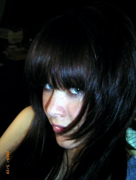 nowy fryz.

ale cigle pesymistka :P